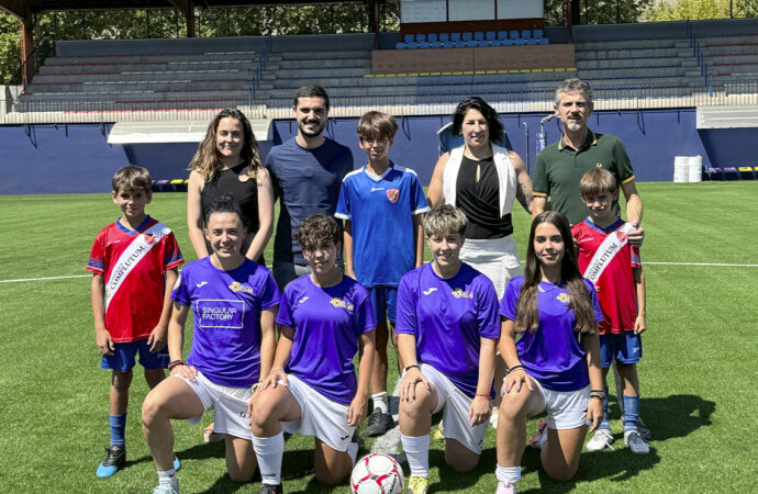 Las Veredillas y los dos campos de fútbol 7 de la calle Florencia estrenan nuevo césped artificial en Torrejón