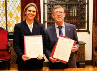 Renovación del convenio entre Cáritas y el Ayuntamiento de Alcalá para ayudar a las personas sin hogar