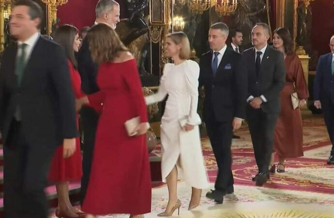 La alcaldesa de Alcalá, Judith Piquet, en el Palacio Real el Día de la Hispanidad