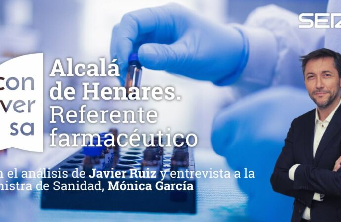 La ministra de Sanidad, Mónica García, en un encuentro organizado por la SER en Alcalá de Henares