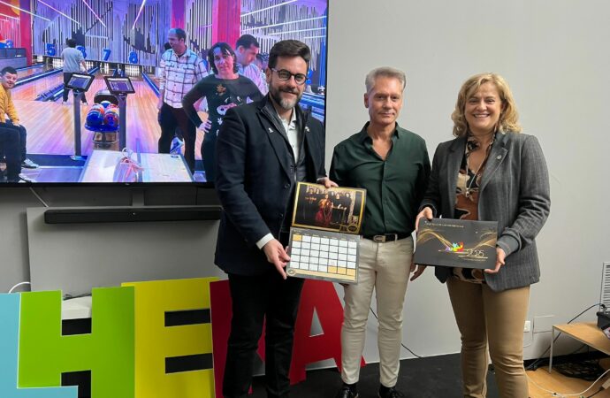 La Asociación Alhena presentó un año más su Calendario Solidario en Alcalá