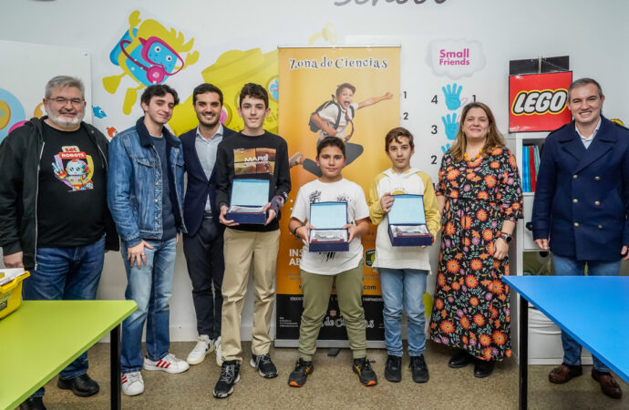 Tres estudiantes de Torrejón, subcampeones de España de la World Robot Olympiad, en la categoría Robomission Rookie