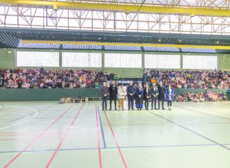Los alumnos del colegio Álvar Fáñez de Guadalajara vuelven a disfrutar del pabellón deportivo tras la remodelación integral de la cubierta