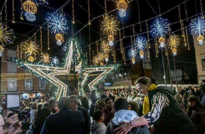 Guadalajara ya vive la Navidad con sus luces, Belén, pista de hielo…