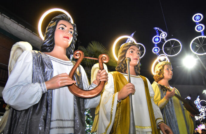 Horarios del Pasacalles de los Ángeles Navideños Gigantes en Torrejón de Ardoz