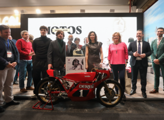 Ayuso respalda a Alcalá en FITUR con la nueva exposición del Museo de la Moto con Ángel Nieto como protagonista, Conciertos de la Muralla, la Casa de Cervantes…