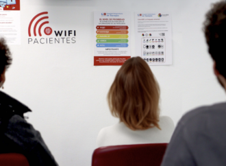 El Hospital de Torrejón adapta la información y la señalética para hacerla accesible a personas con daltonismo