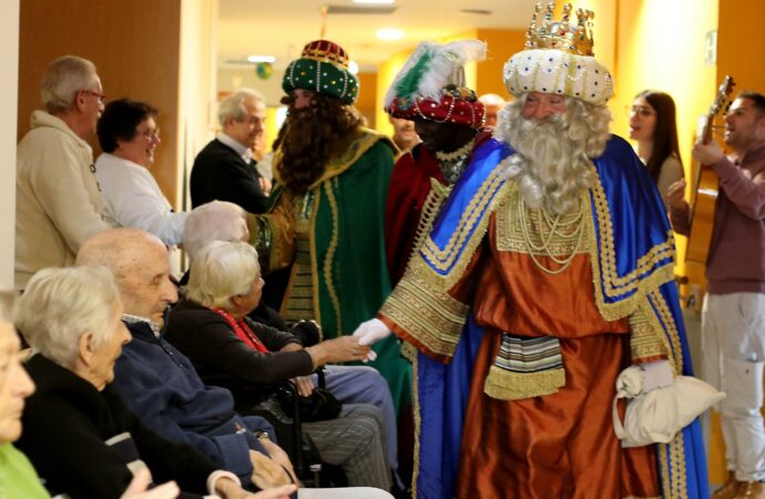 Los Reyes Magos visitaron varios centros de cuidado de mayores en Guadalajara