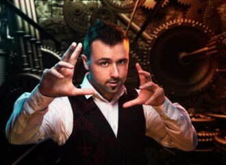 Espectáculo en Alcalá para recaudar fondos a favor de la lucha contra el cáncer infantil gracias al Mago Xuso