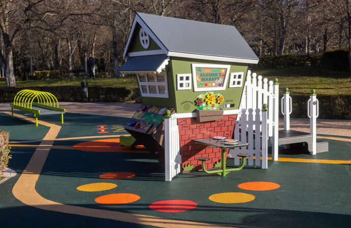 Nueva área de juegos infantiles completamente inclusiva en el parque de Adoratrices de Guadalajara