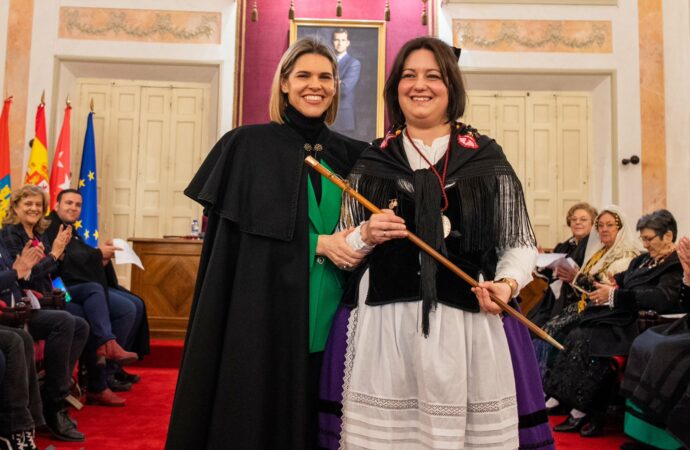 El día en que la alcaldesa de Alcalá, Judith Piquet, cedió el bastón de mando por Santa Águeda