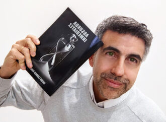 El «alcalaíno» Diego Larrea Bucchi publica «Absurda Inmediatez»