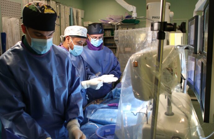 El Hospital de Torrejón realiza un nuevo procedimiento para tratar la hipertensión arterial resistente