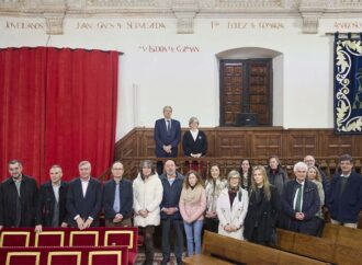 El nombre de María Isidra de Guzmán se incorpora a la lista de los ilustres personajes que adornan las paredes del Paraninfo de la UAH