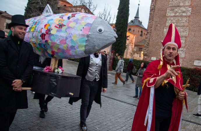 El Carnaval 2026 de Alcalá llega a su final este miércoles con el tradicional «Entierro de la Sardina»