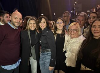 La presidenta regional, Díaz Ayuso, arropó a los nuevos afiliados del PP en Alcalá de Henares