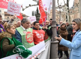 La alcaldesa de Alcalá, Judith Piquet, abierta al diálogo con los sindicatos municipales