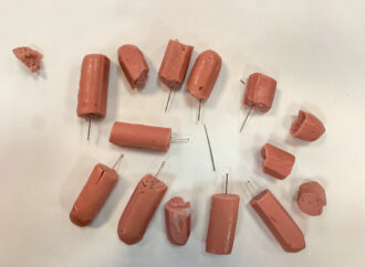 La Policía Local de Torrejón investiga la aparición de salchichas con alfileres para dañar animales