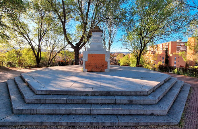 Alcalá recuperará la Cruz caída del barrio del Campo del Ángel