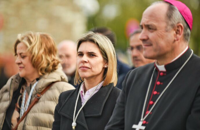 El Obispo de Alcalá, Antonio Prieto Lucena, natural de Córdoba, reza por las víctimas del accidente de Adamuz