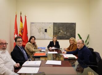La alcaldesa, Judith Piquet, presidió el Pacto Local de Alcalá de Henares con la participación de AEDHE y UGT