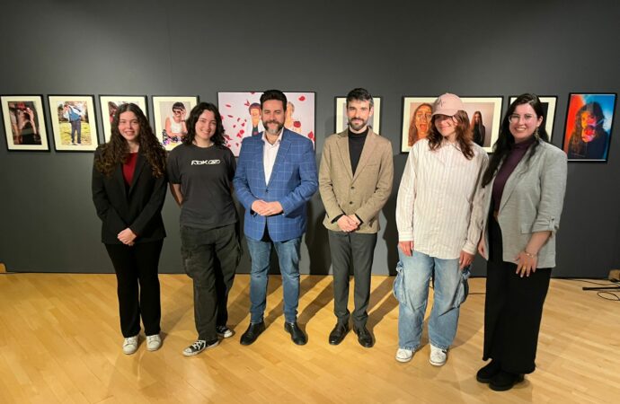 ‘Entre el retrato y la pose’, nueva exposición en el Antiguo Hospital de Santa María La Rica de Alcalá