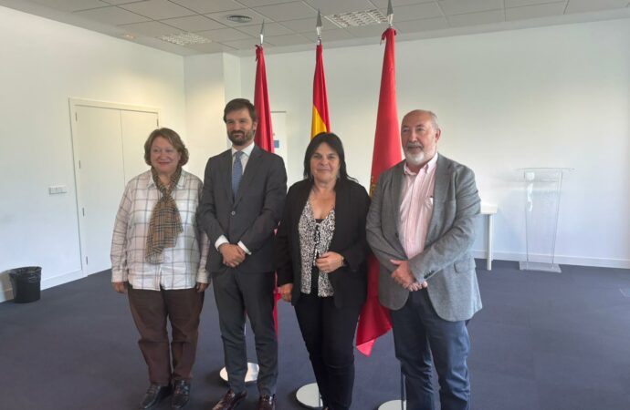 Reunión entre el Ayuntamiento y empresarios de los polígonos industriales de Alcalá para abordar mejoras en transporte, limpieza y conectividad