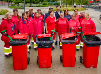 Las Brigadas de Eliminación de Excrementos Caninos (BEECAN), en marcha en Torrejón de Ardoz