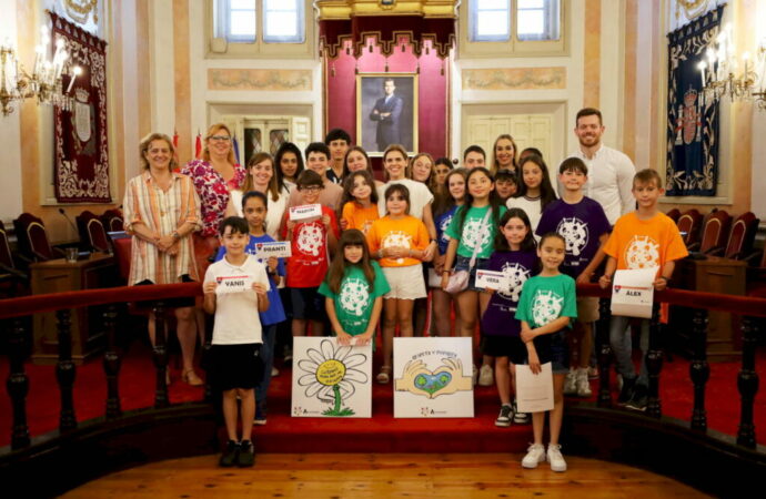 Los niños «tomaron el Salón de Plenos» del Ayuntamiento de Alcalá en el Consejo Municipal de Infancia