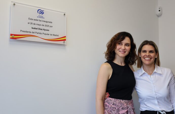 Isabel Díaz Ayuso inaugura la nueva sede del PP de Alcalá de Henares