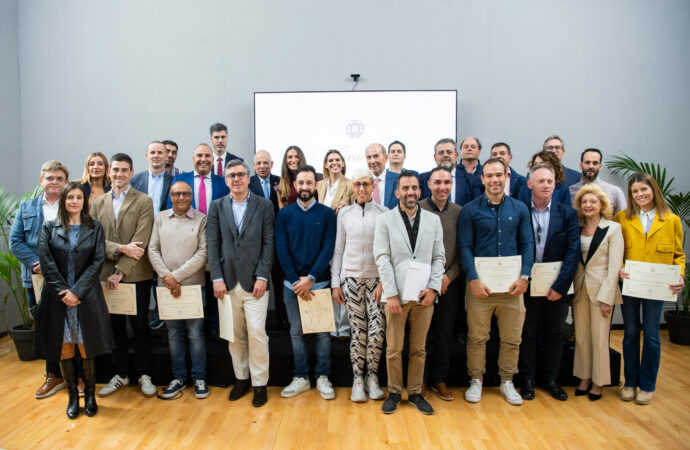 Reconocimiento del Ayuntamiento de Alcalá a 33 empresas que han patrocinado actividades municipales