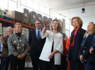 La Reina emérita Doña Sofía visitó el Banco de Alimentos de Guadalajara
