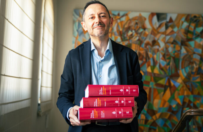 La Nueva Gramática del español, una obra magna con el ‘sello’ de la Universidad de Alcalá