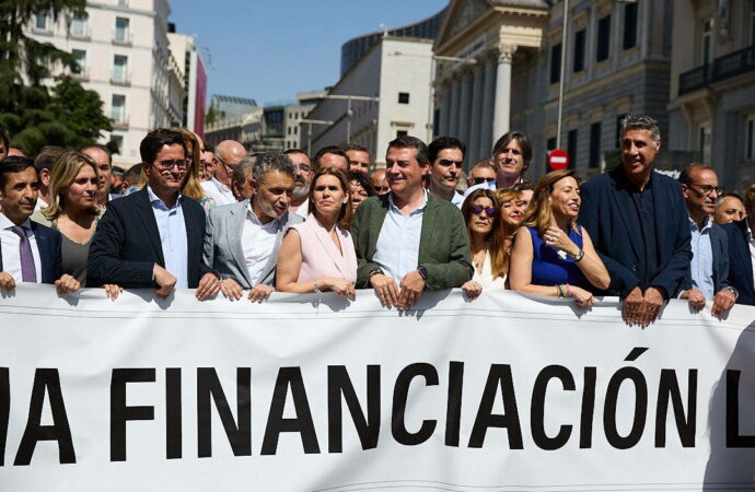 La alcaldesa de Alcalá y Presidenta de la FMM, Judith Piquet, agradece el apoyo de decenas de alcaldes y pide al Gobierno Central que escuche al municipalismo