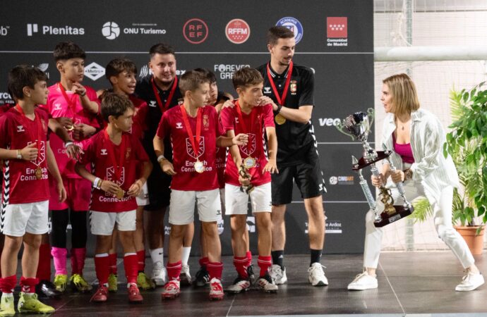 Fútbol Base / Entrega de premios en Alcalá y ganadores de la quinta edición de la MADCUP