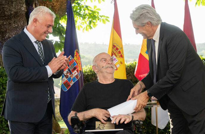 Martín Caparrós recogió en Brihuega el Premio de Periodismo ‘Cátedra Manu Leguineche’ de la Universidad de Alcalá
