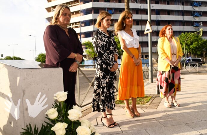 Inaugurada en Alcalá una exposición y un monumento en recuerdo de Miguel Ángel Blanco