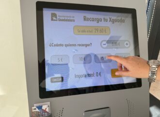 Los quioscos digitales de recarga de tarjetas de autobús están ya en funcionamiento en Guadalajara