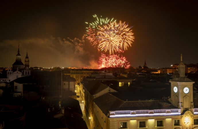 Ferias y Fiestas de Alcalá 2025: vuelven los festejos taurinos, se mantienen los fuegos artificiales y las carrozas cambian su recorrido