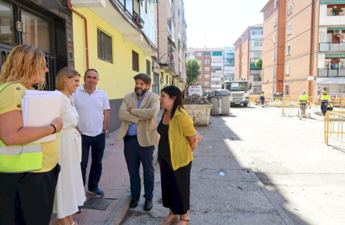 En marcha el Plan ‘Alcalá mejora sus barrios’ con la visita de la alcaldesa a las obras del entorno de Reyes Católicos
