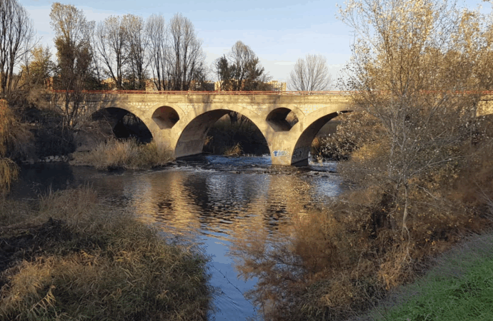 Comienza las obras en Alcalá para crear una pasarela independiente para bicis y peatones en el Puente del Zulema
