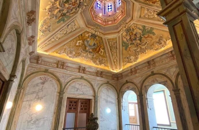 Ferias de Alcalá 2025: Teatro en la Escalera Monumental de las Escolapias