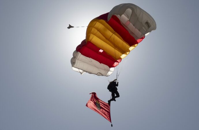 Conferencia «En Marcha Paracaidista» el próximo jueves 19 en Alcalá