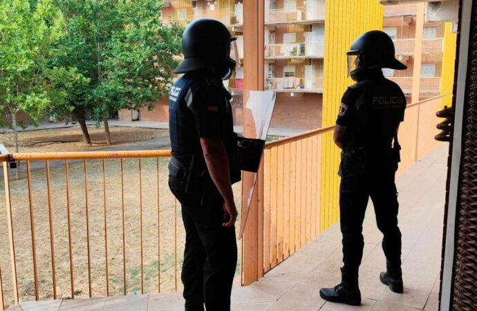 La Policía Municipal evita un intento de ocupación en la Avenida de la Alcarria de Alcalá