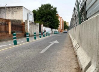 Corte del tráfico en la calle Pedro Laínez de Alcalá por las obras de reforma de la estación de Cercanías