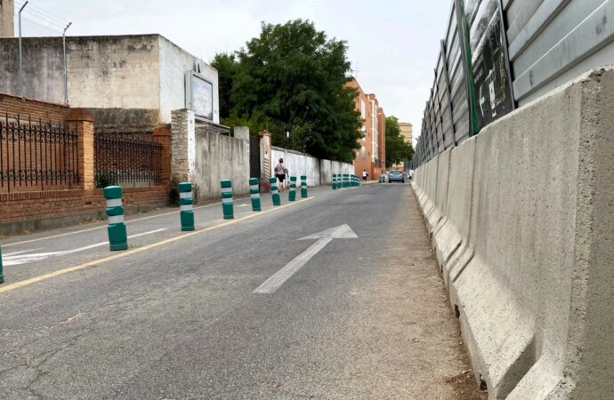 Corte del tráfico en la calle Pedro Laínez de Alcalá por las obras de reforma de la estación de Cercanías