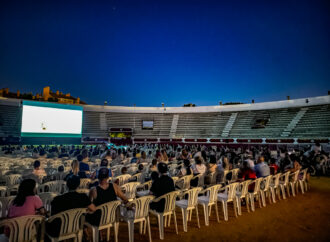 Éxito del Cine de Verano de Torrejón tras 18 películas gratis en la Plaza de Toros