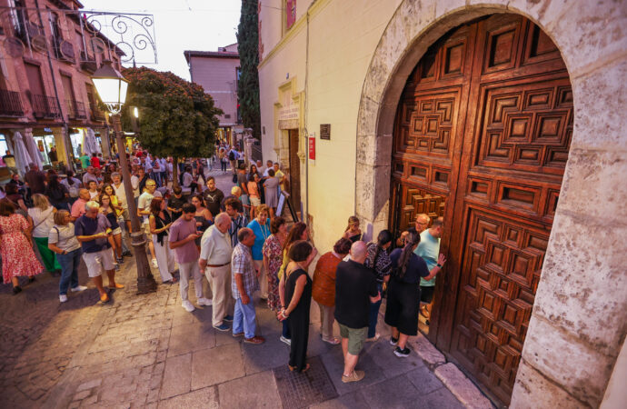 Miles de personas disfrutaron en Alcalá de Henares de la VIII Edición de la Noche del Patrimonio