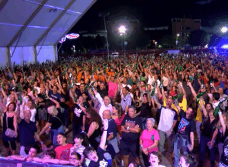 Escanciado de sidra multitudinario / La Casa de Asturias de Azuqueca busca este viernes a las 19 horas un nuevo récord