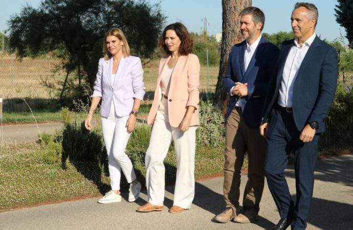La presidenta Ayuso presidió la reunión del Consejo de Gobierno en Alcalá de Henares